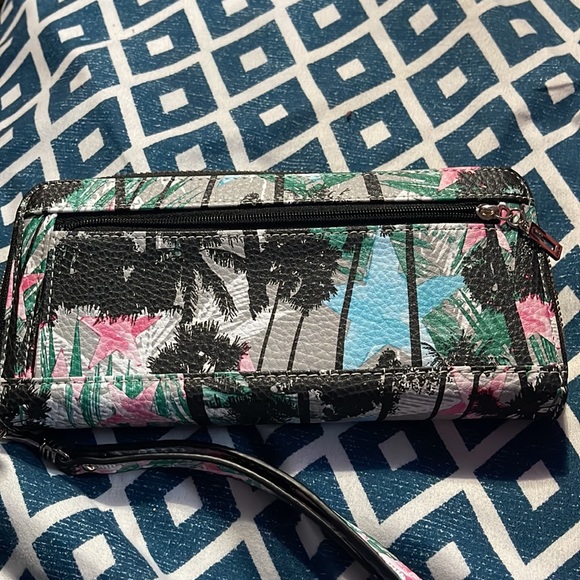 Guess tropical colored zip around wallet wristlet - Picture 2 of 6